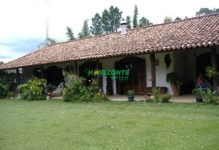 Fazenda / Sítio / Chácara com 11 Quartos à venda, 600m² no Chácara Marambaia, Caçapava