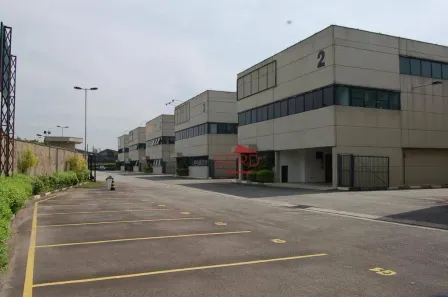Galpão / Depósito / Armazém para alugar, 748m² no Quitaúna, Osasco