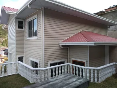 Casa com 2 Quartos à venda, 93m² no Castelanea, Petrópolis