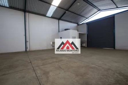 Galpão / Depósito / Armazém para venda ou aluguel, 547m² no Parque das Nações, Pindamonhangaba