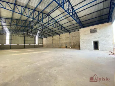 Galpão / Depósito / Armazém para alugar, 900m² no Piracangaguá, Taubaté