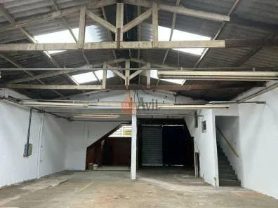 Casa Comercial para venda ou aluguel, 600m² no Jardim São Vicente, Embu das Artes