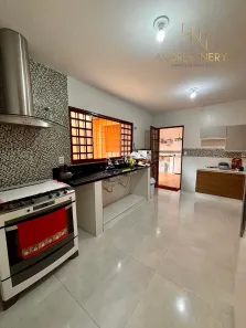 Casa de Condomínio com 4 Quartos à venda, 440m² no Região dos Lagos, Brasília