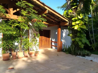 Casa de Condomínio com 4 Quartos para venda ou aluguel, 400m² no Toninhas, Ubatuba