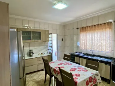 Casa com 4 Quartos à venda, 250m² no Parque Paraíso, Itapecerica da Serra