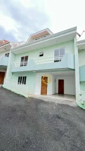 Sobrado com 3 Quartos à venda, 152m² no Xaxim, Curitiba