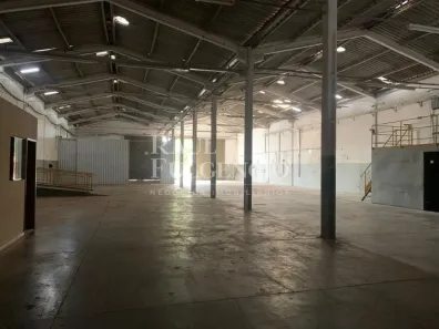 Galpão / Depósito / Armazém para alugar, 900m² no Jardim Riviera, Cambé