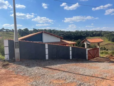 Fazenda / Sítio / Chácara com 3 Quartos à venda, 100m² no Centro, Atibaia