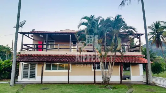 Fazenda / Sítio / Chácara com 3 Quartos à venda, 200m² no Ubatiba, Maricá