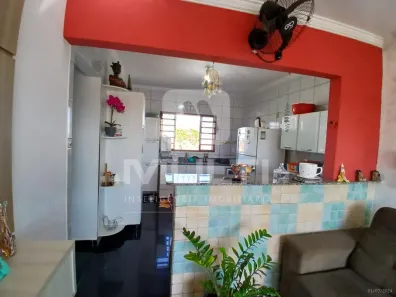 Loja / Salão / Ponto Comercial com 2 Quartos à venda, 192m² no São Jorge, Uberlândia