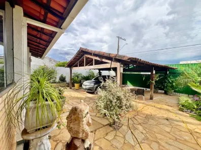 Sobrado com 7 Quartos à venda, 432m² no Região dos Lagos, Brasília