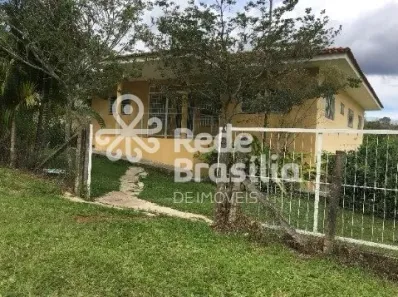 Casa de Condomínio com 3 Quartos para alugar, 250m² no Park Way, Brasília