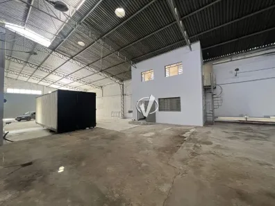 Galpão / Depósito / Armazém para alugar, 850m² no Chácara da Galega, Pindamonhangaba