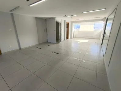 Conjunto Comercial / Sala para alugar, 52m² no Marapé, Santos