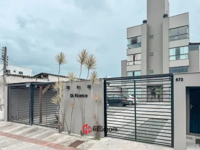 Apartamento com 2 Quartos para alugar, 55m² no Areias, Camboriú