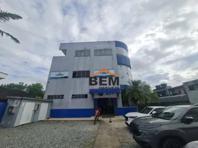 Conjunto Comercial / Sala para alugar, 80m² no Areias, Camboriú