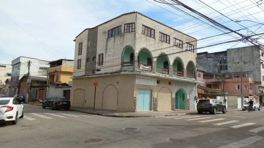 Prédio Inteiro à venda, 300m² no Cajueiros, Macaé