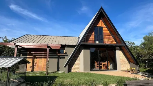 Casa de Condomínio com 3 Quartos à venda, 2100m² no Centro, Aragoiânia