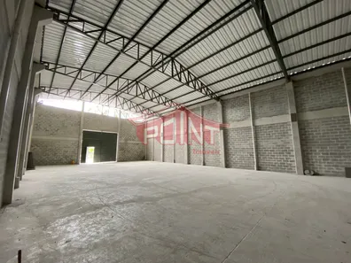 Galpão / Depósito / Armazém para alugar, 410m² no Maria Paula, Niterói