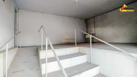 Galpão / Depósito / Armazém à venda, 700m² no Santo Antônio, Divinópolis