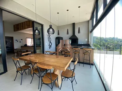 Fazenda / Sítio / Chácara com 4 Quartos à venda, 300m² no , Igaratá