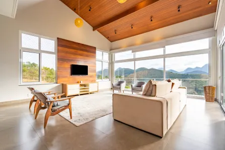 Casa de Condomínio com 3 Quartos à venda, 254m² no Nogueira, Petrópolis