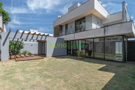 Casa de Condomínio com 4 Quartos à venda, 226m² no Chácaras Aeroporto, Maringá