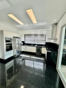 Casa de Condomínio com 5 Quartos para venda ou aluguel, 390m² no Tamboré, Santana de Parnaíba