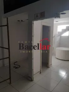Loja / Salão / Ponto Comercial à venda, 122m² no Centro, Nilópolis