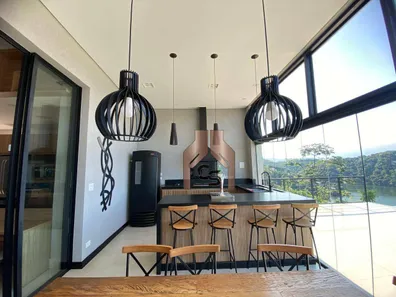 Fazenda / Sítio / Chácara com 4 Quartos à venda, 300m² no , Igaratá