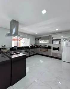 Sobrado com 4 Quartos à venda, 285m² no Primavera, Vitória da Conquista