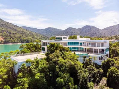 Casa de Condomínio com 10 Quartos para venda ou aluguel, 2560m² no Enseada, Ubatuba