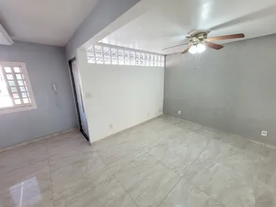 Casa com 2 Quartos à venda, 80m² no Comendador Soares, Nova Iguaçu