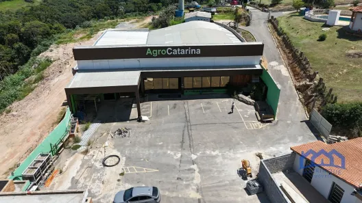 Galpão / Depósito / Armazém à venda, 700m² no , Mairinque