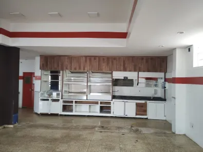 Loja / Salão / Ponto Comercial com 1 Quarto para venda ou aluguel, 448m² no Parque Residencial Iguatemi, Araraquara