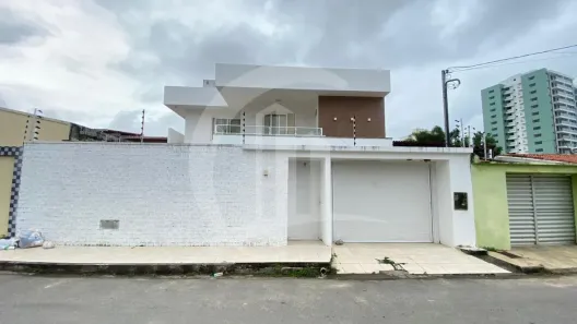 Casa com 4 Quartos à venda, 348m² no Farolândia, Aracaju