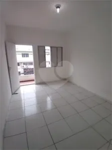 Casa de Vila com 2 Quartos para alugar, 70m² no Bela Vista, Osasco