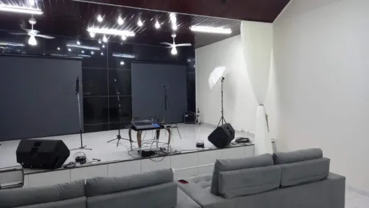 Galpão / Depósito / Armazém à venda, 180m² no Fabrício, Uberaba