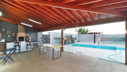 Fazenda / Sítio / Chácara com 5 Quartos para venda ou aluguel, 1300m² no Buru, Salto
