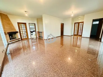 Fazenda / Sítio / Chácara com 3 Quartos para venda ou aluguel, 273m² no Chácaras Bartira, Embu das Artes