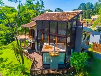 Casa de Condomínio com 3 Quartos à venda, 220m² no , Resende