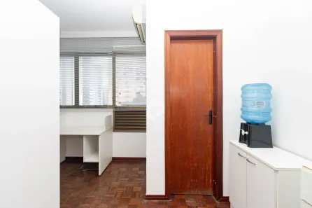 Conjunto Comercial / Sala à venda, 31m² no Centro, Curitiba