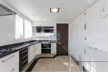 Sobrado com 3 Quartos à venda, 192m² no Pineville, Pinhais