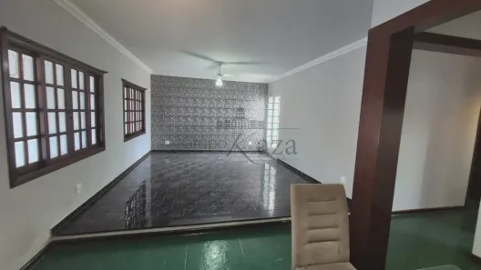 Casa com 4 Quartos para venda ou aluguel, 229m² no São João, Jacareí