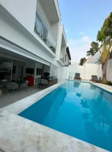 Sobrado com 6 Quartos para alugar, 330m² no Alphaville, Santana de Parnaíba