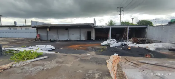 Galpão / Depósito / Armazém com 8 Quartos para venda ou aluguel, 3600m² no Pólo Industrial de Camaçari, Camaçari
