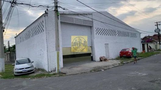 Galpão / Depósito / Armazém à venda, 375m² no Jardim Boa Esperança (Vicente de Carvalho), Guarujá