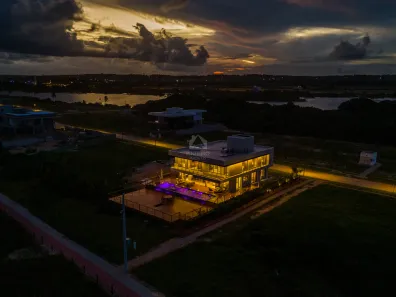 Casa de Condomínio com 8 Quartos à venda, 615m² no Alphaville (Abrantes), Camaçari