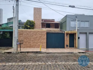 Casa com 4 Quartos à venda, 192m² no Lagoa Nova, Natal