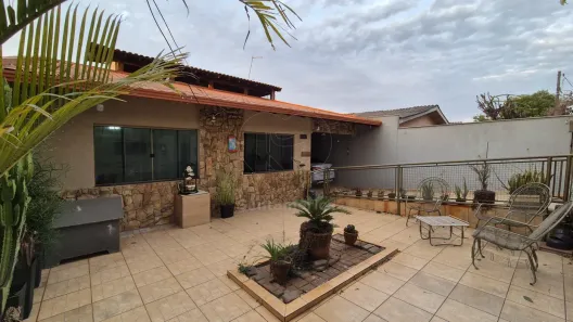 Casa com 3 Quartos à venda, 160m² no Conjunto Habitacional Maria Cecília Serrano de Oliveira, Londrina